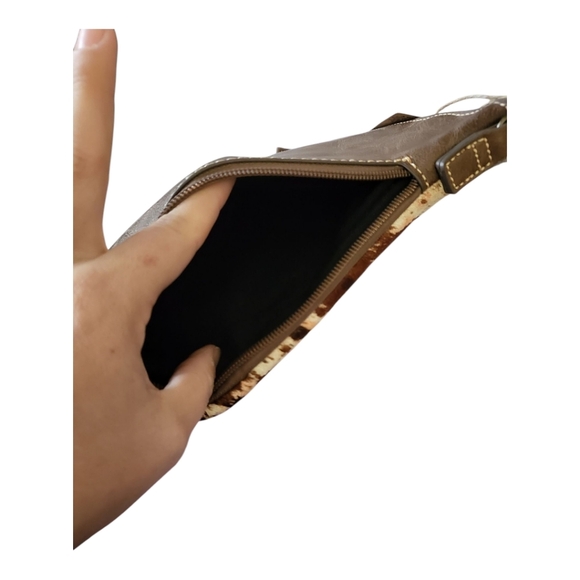 Trenditions Tony Lama Open Face Genuine Cow Hide Crossbody Bag - Picture 3 of 4